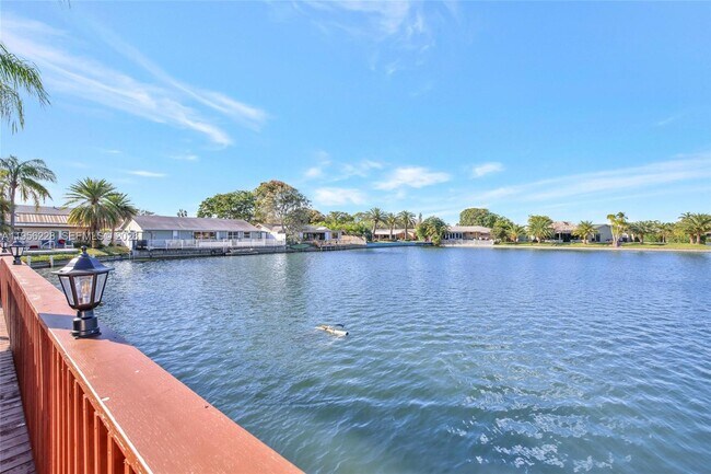 Building Photo - 1911 NW 40th Ct