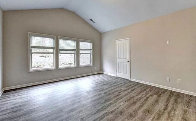 Building Photo - 5076 Apple Grove Rd NE