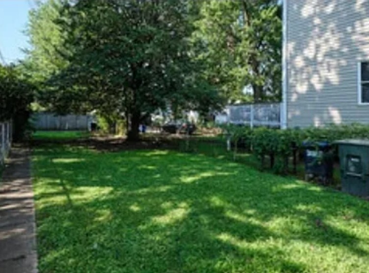 Building Photo - 2019 Newton St NE