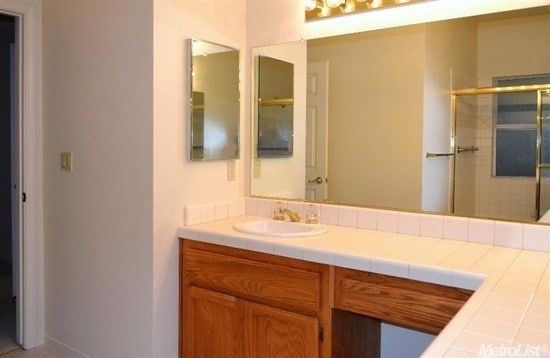 Building Photo - NICE TWO STORY HOME IN GRANITE BAY!