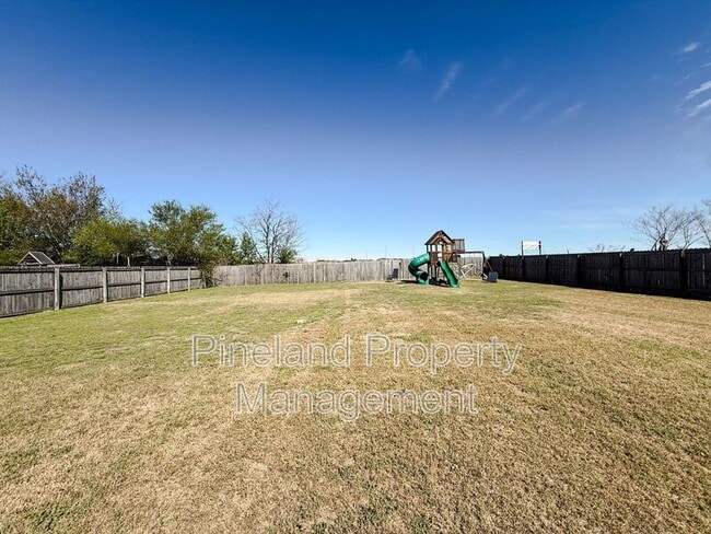 Building Photo - 301 Buckeye Dr