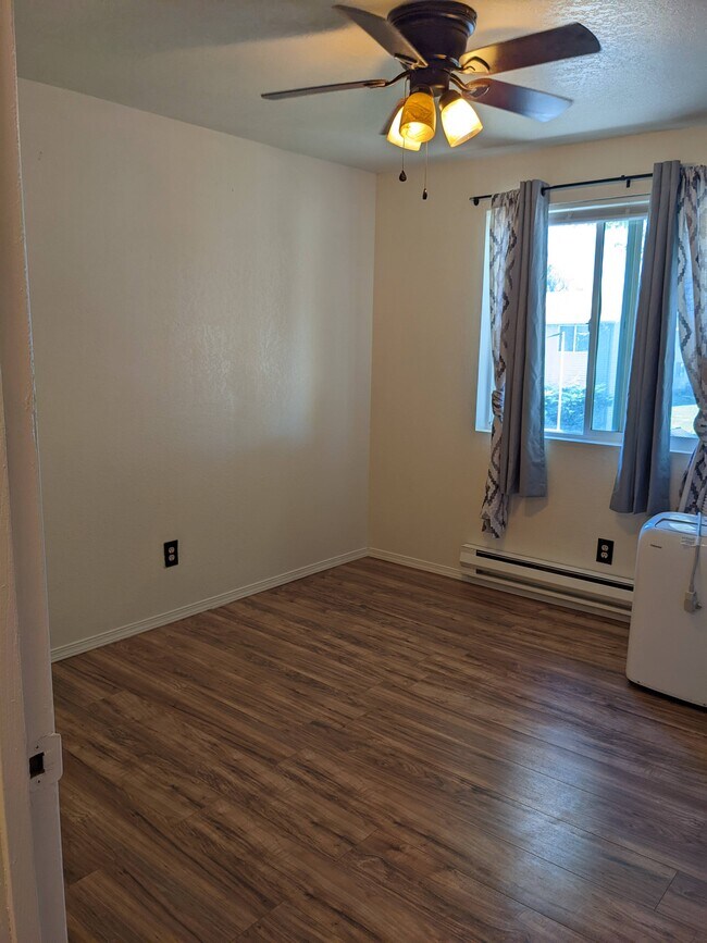 Building Photo - 1494 Travis Pl
