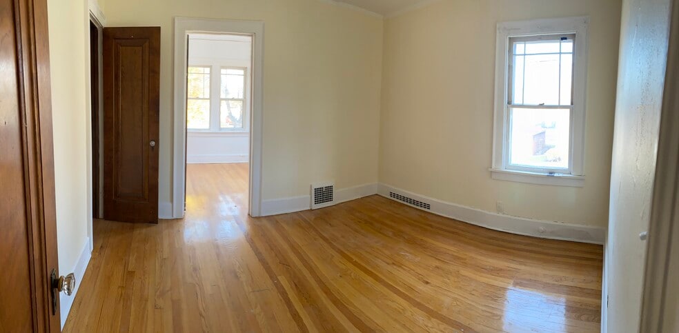 Building Photo - 1728 Rural St