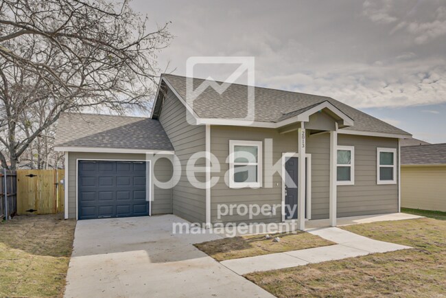 Building Photo - $1750! 3Bed/2Bath in Fort Worth! Get your ...