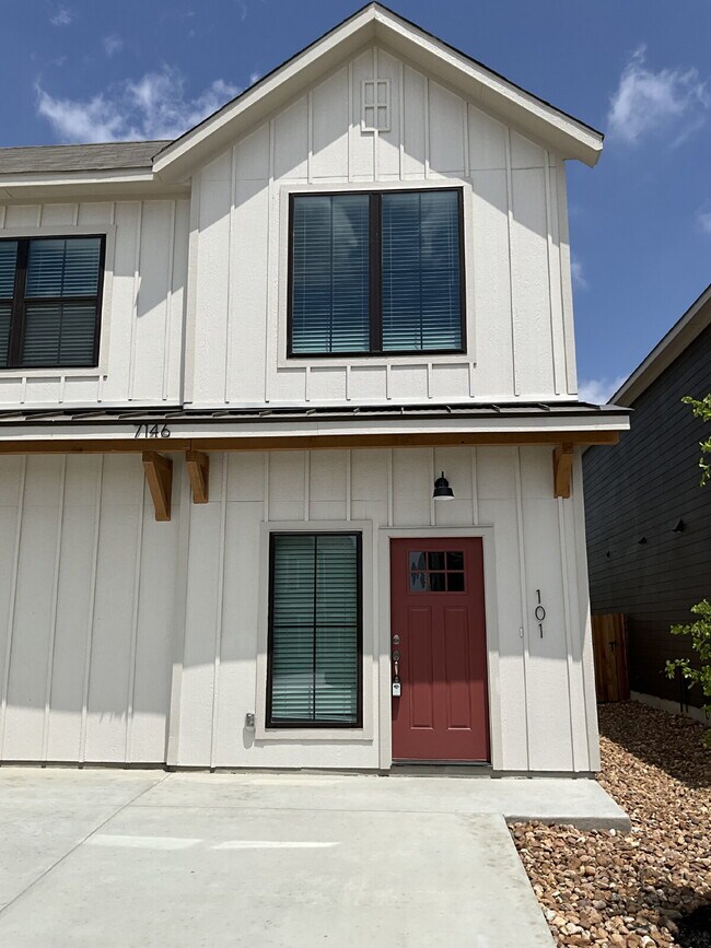 Building Photo - 7146 Magnolia Pass