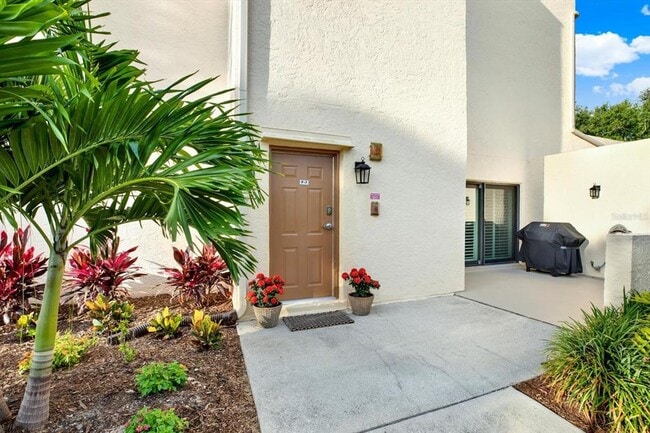 Building Photo - 7530 Sunshine Skyway Ln S