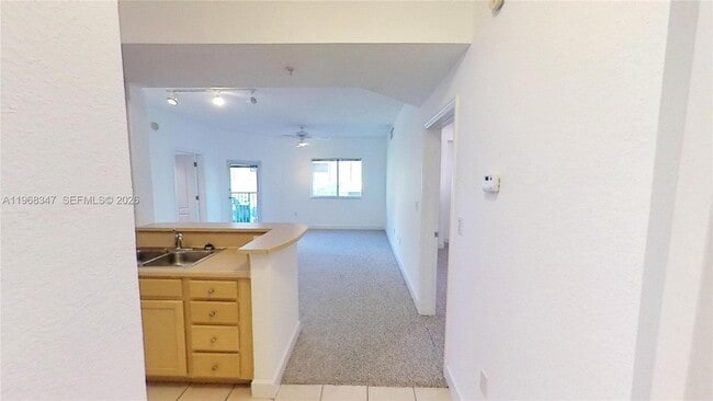 Building Photo - 6001 SW 70th St