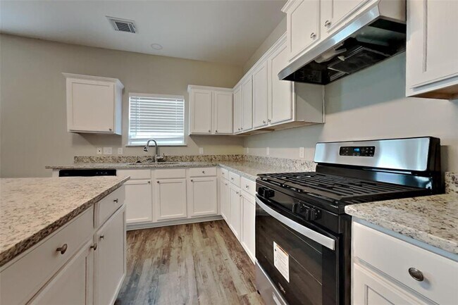 Building Photo - 21015 Kirkland Woods Dr