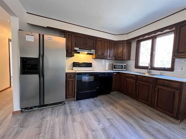 Building Photo - 23 Hospital Rd