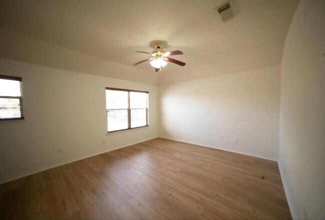 Building Photo - 9519 Deep Valley Dr
