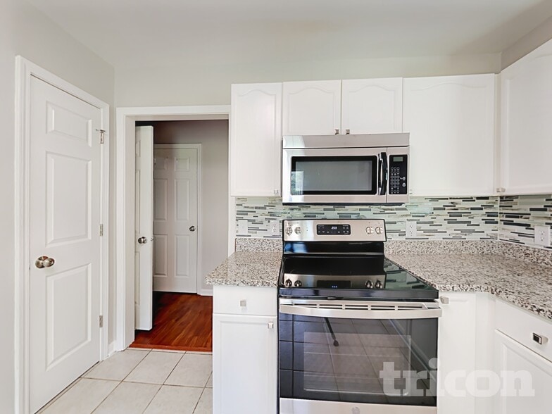 Building Photo - 5745 Henderson Oaks Dr