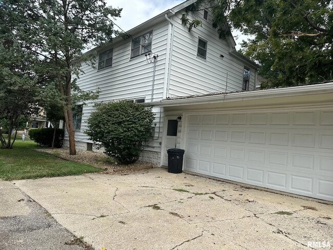 Building Photo - 202 N State St