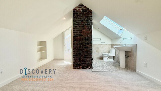 Building Photo - Panoramic Hill Estate with Sweeping Views