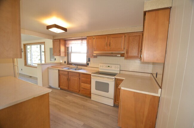 Building Photo - 1154 Straight Creek Dr