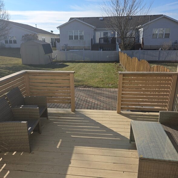 Building Photo - 1643 Dogwood Dr