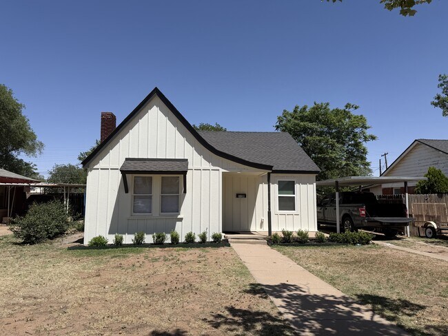 Building Photo - 2108 27th St