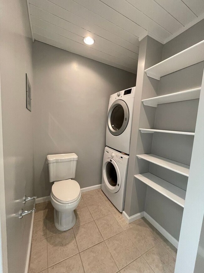 Building Photo - Small pets are welcome with an additional ...