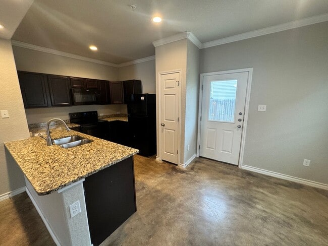 Building Photo - Ready For Move-In! Elegant 3BR 2.5 Bath To...