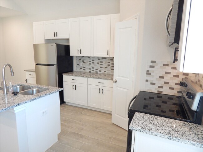 Building Photo - 230 Northlawn St