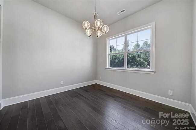 Building Photo - 2603 Bridle Brook Way