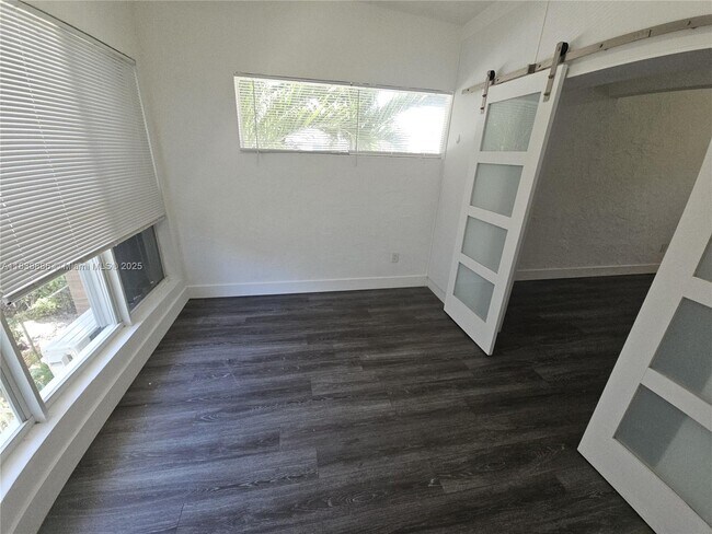 Building Photo - 7435 Byron Ave