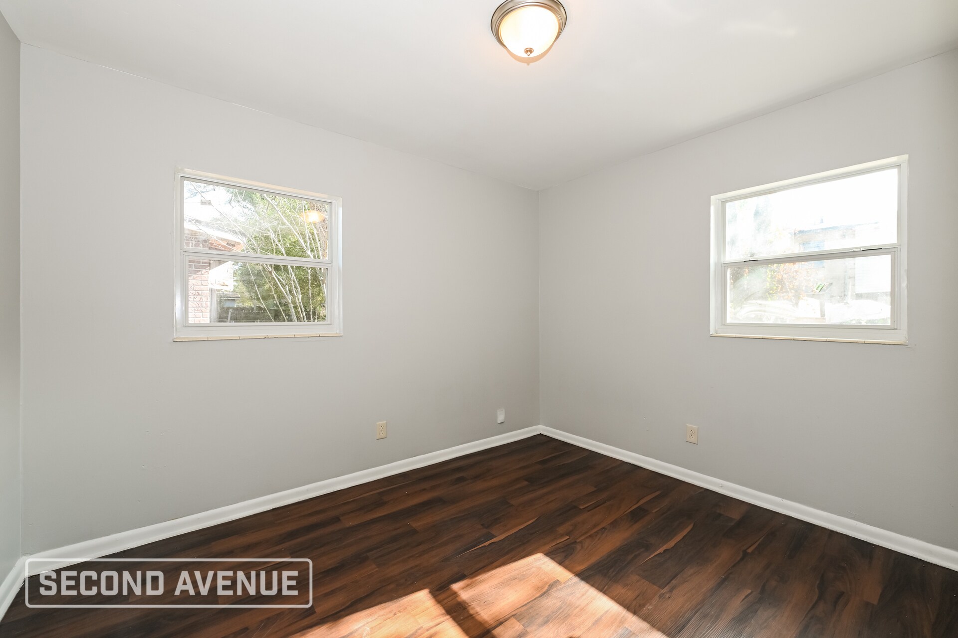 Building Photo - 1964 Leonard Cir S