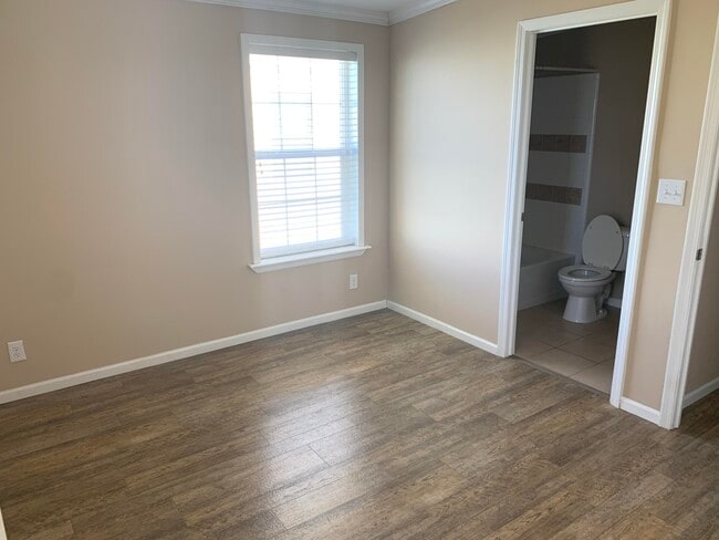Building Photo - 28527 Channel View Dr