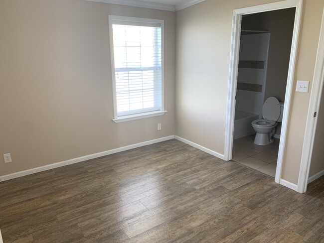 Building Photo - 28549 Channel View Dr