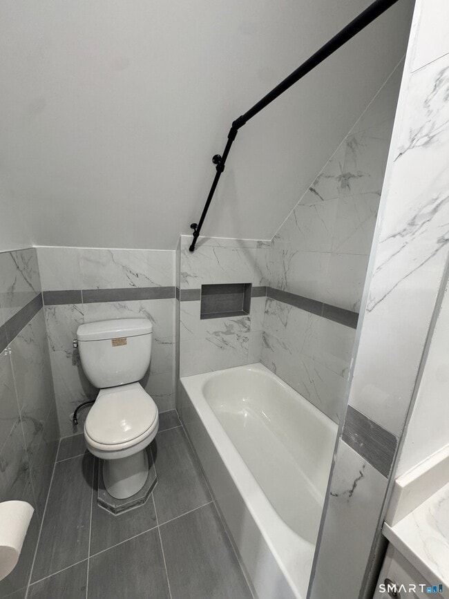 Building Photo - 417 Poplar St