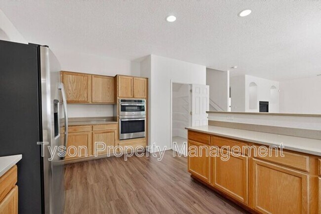 Building Photo - 1840 Bold Ruler St