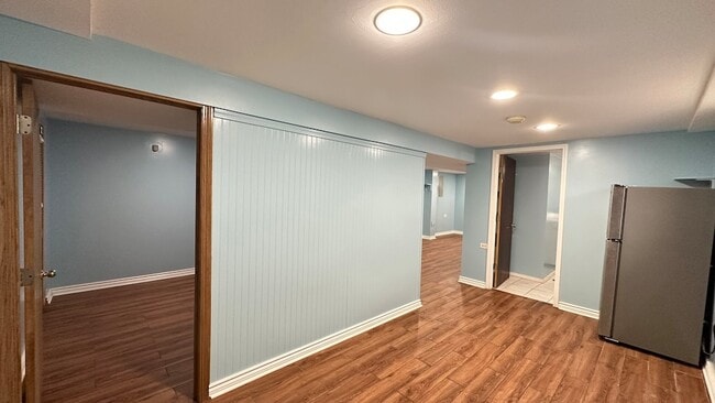 Building Photo - 4819 W Winnemac Ave