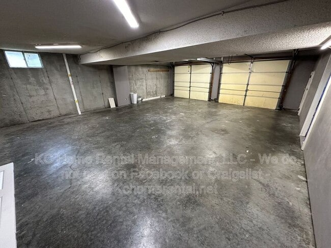 Building Photo - 625 NW Rosaceae Dr