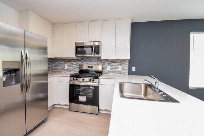 Building Photo - 6850 Flowering Ginger Ln