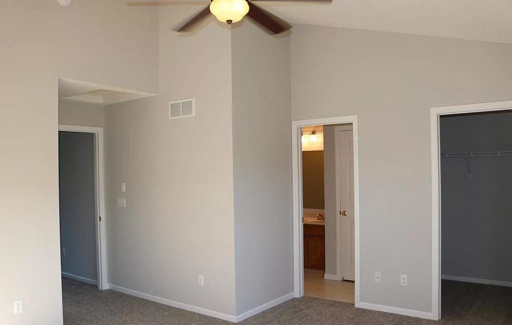 Building Photo - 1658 Riverside Dr