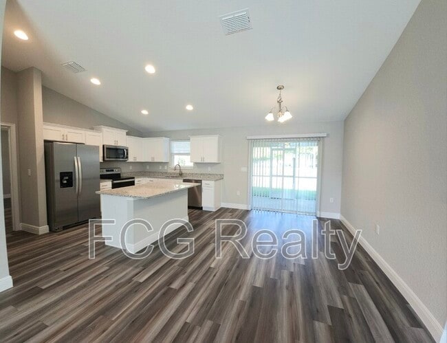 Building Photo - 7 Hemlock Radial Ln