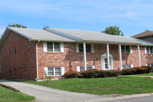 Building Photo - 901 NW Mock Ave