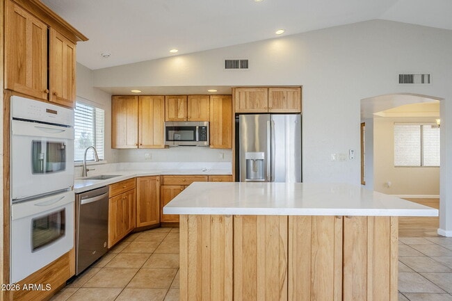 Building Photo - 7707 S Kenwood Ln