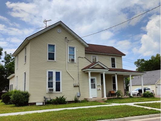 Building Photo - 302 W Elm St
