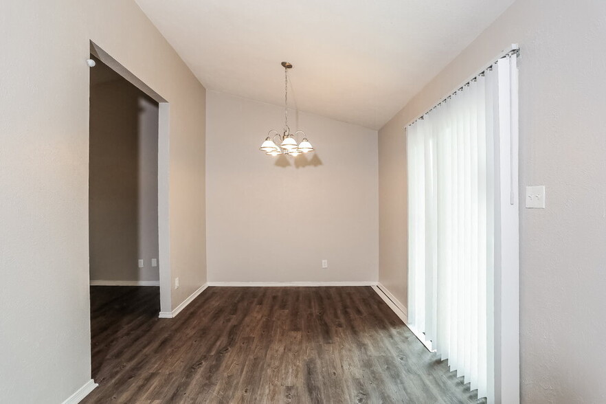 Building Photo - 456 Matterhorn St