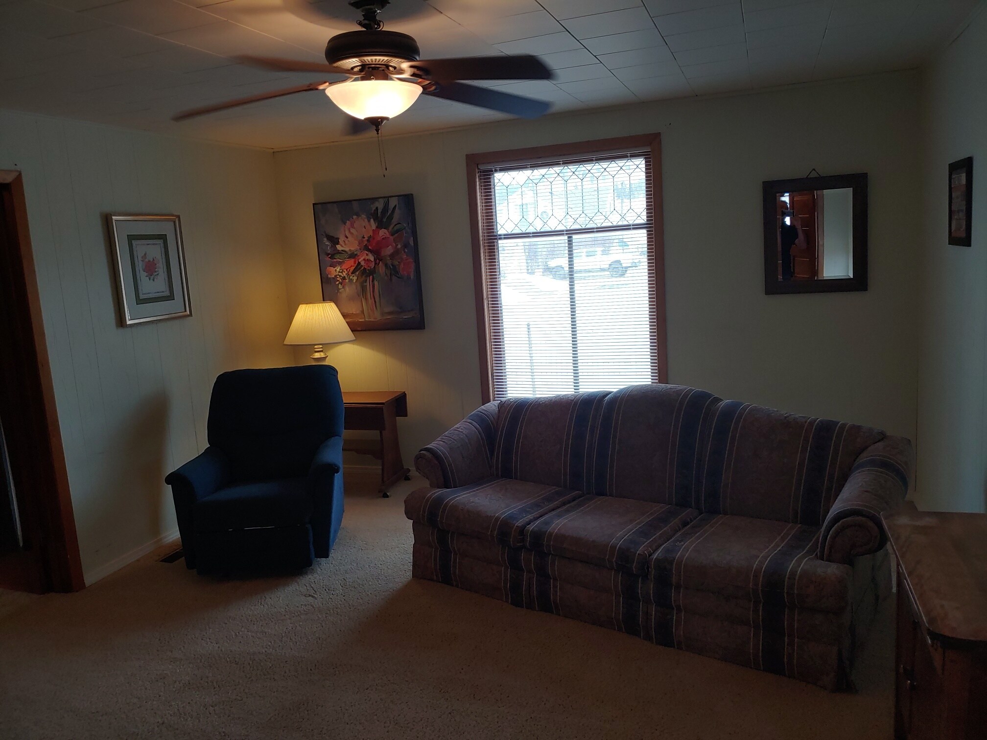 living room - 1146 Howard St