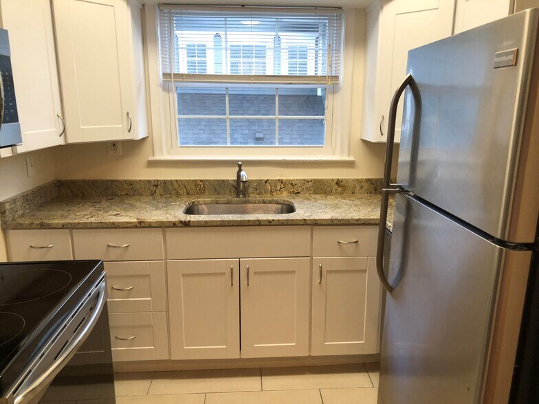 Kitchen - 104 Stewart Ave