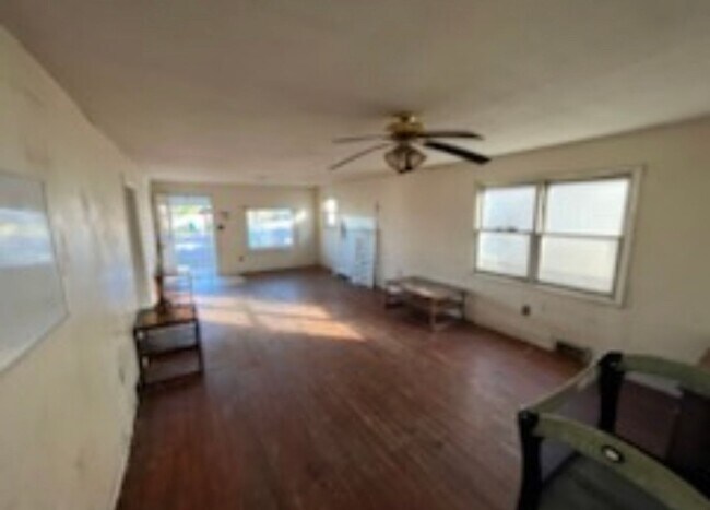 Building Photo - HANDY MAN SPECIAL! - $385 Month / $700 Down