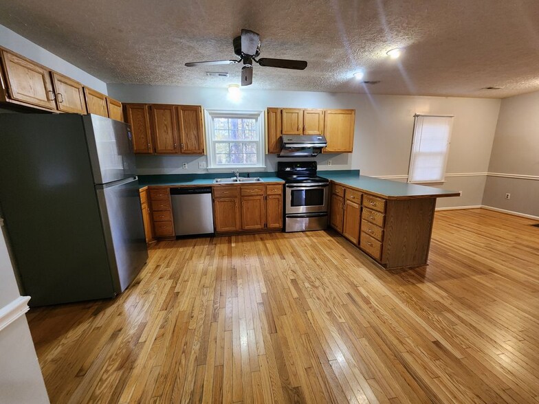 Building Photo - 27 Braxton Dr