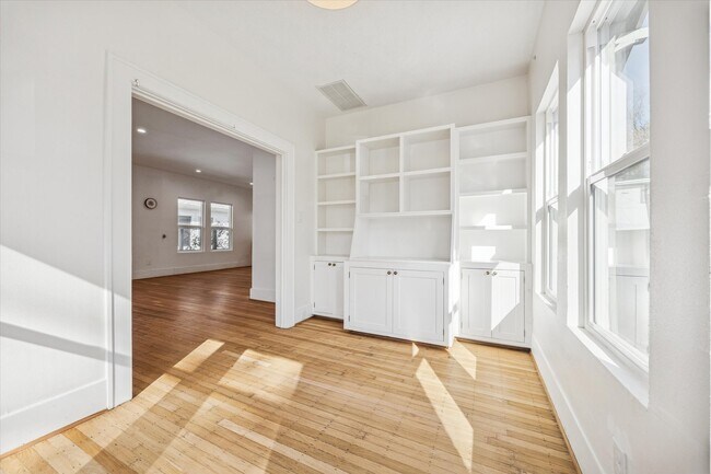 Building Photo - 1624 Branard St