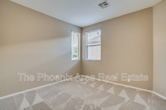 Building Photo - 2573 E Detroit Pl
