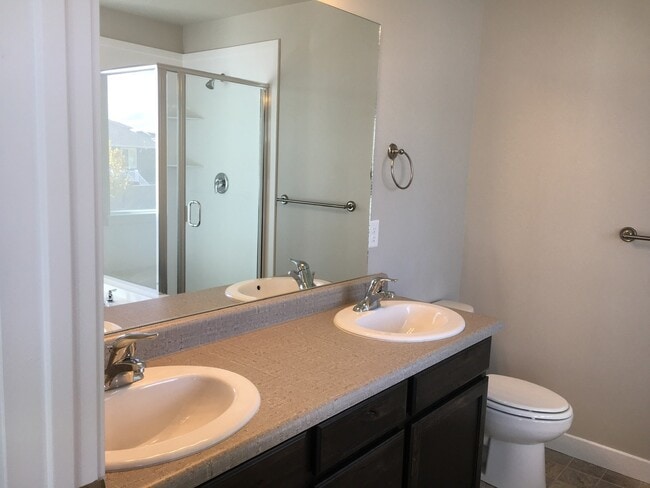 Building Photo - LOVELY VINEYARD RAMBLER FOR RENT