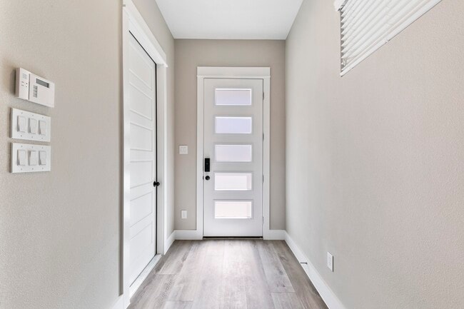 Building Photo - 5214 Pinemont Creek Ln