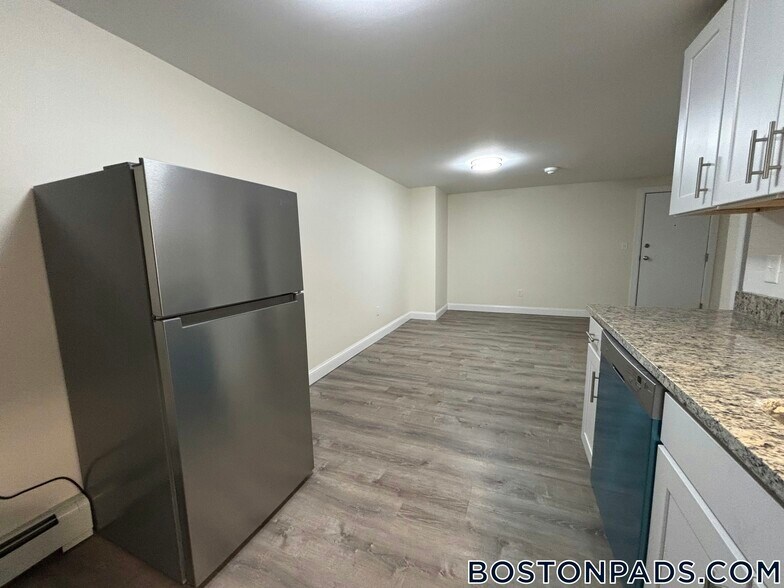 Building Photo - 15 Chester St