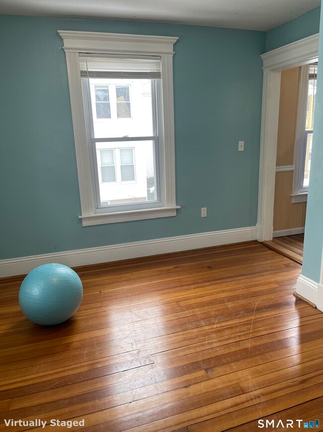 Building Photo - 114 Judd St