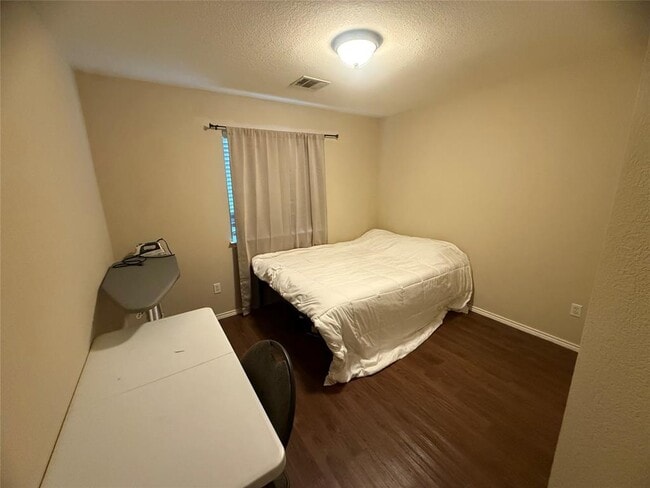 Building Photo - 11100 Shallow Water Rd